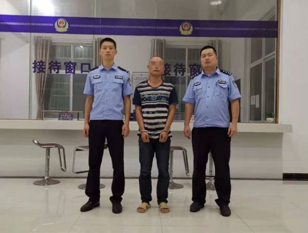 “瘾君子”街上溜达 民警慧眼识破
